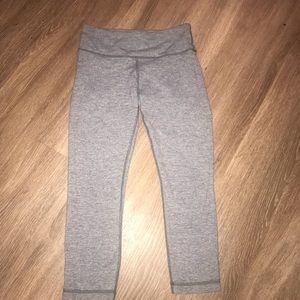 Like new size 4 lululemon crop leggings